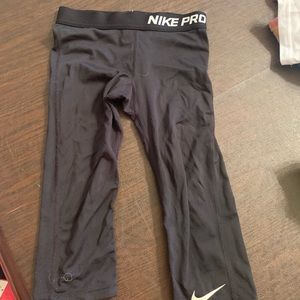Nike pro cropped leggings